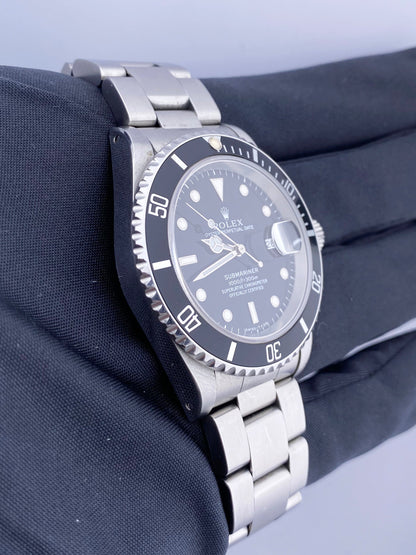 Rolex Oyster Perpetual Submariner Date 16610 Men's Watch Box & Papers