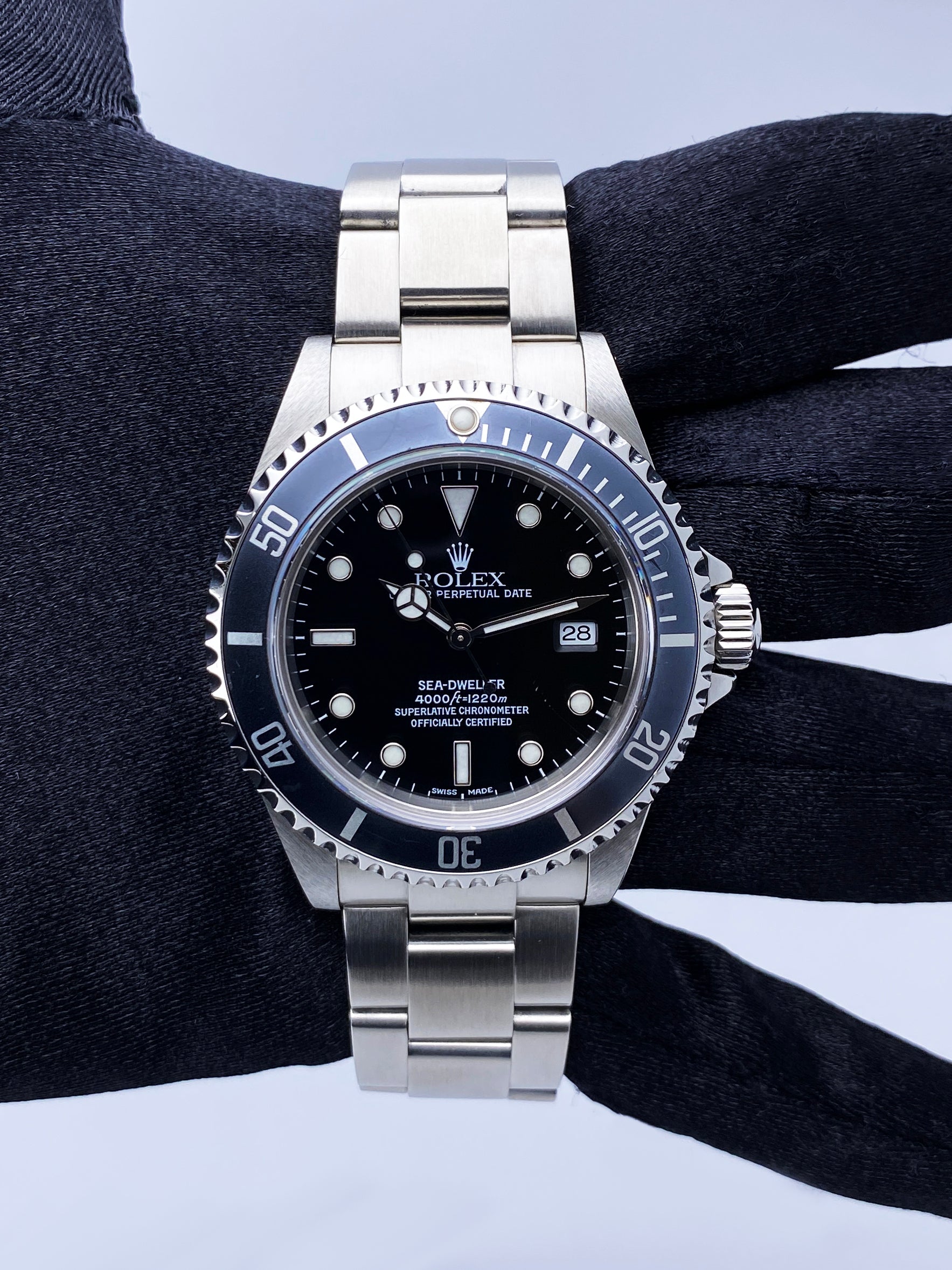 Rolex Sea-Dweller 16600 Blue Bezel Mens Watch