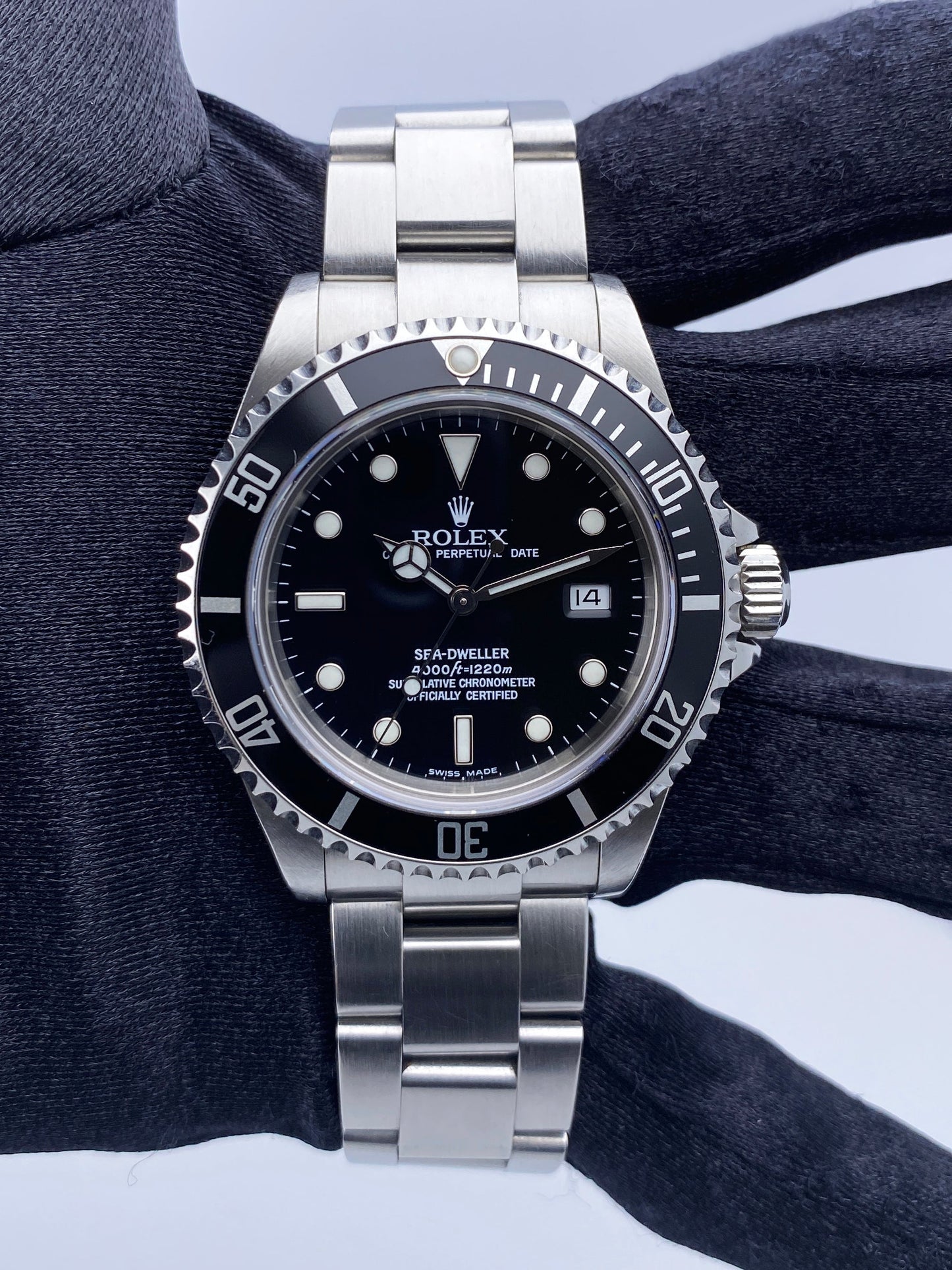 Rolex Sea-Dweller 16600 Mens Watch Box & Papers