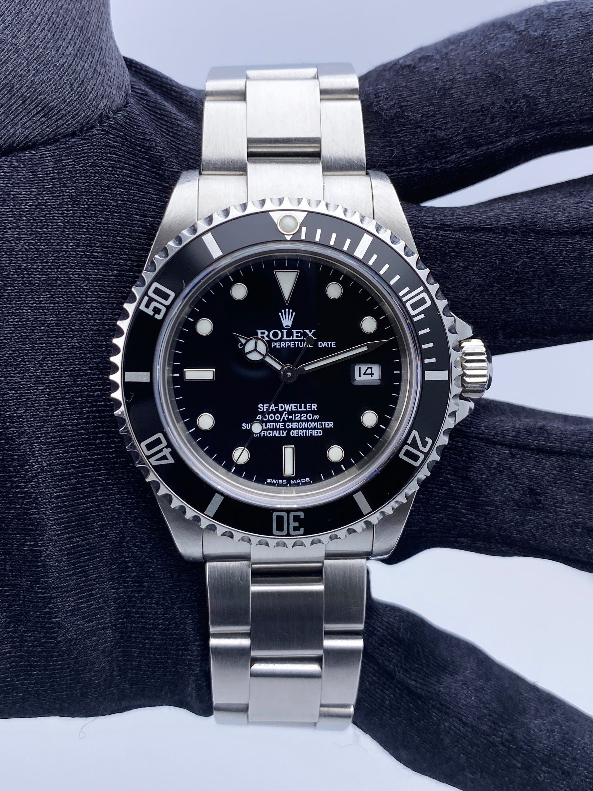 Rolex Sea-Dweller 16600 Mens Watch Box & Papers