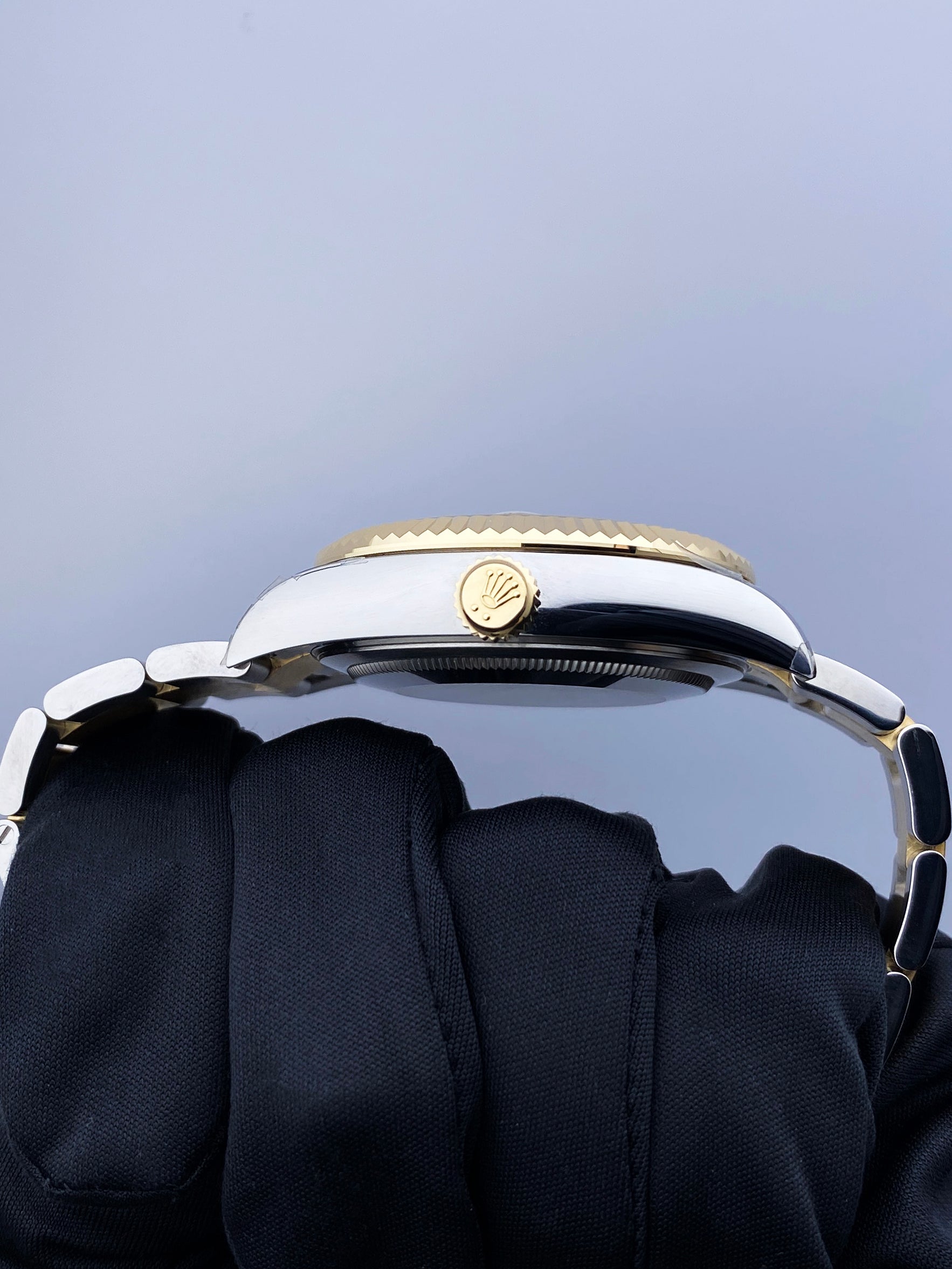 Rolex Sky Dweller 326933 Champagne Dial Mens Watch Box & Papers