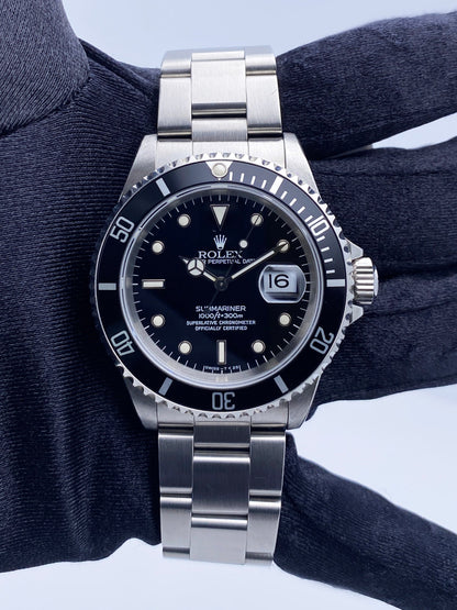 Rolex Submariner Date 16610 Mens Watch Box Papers