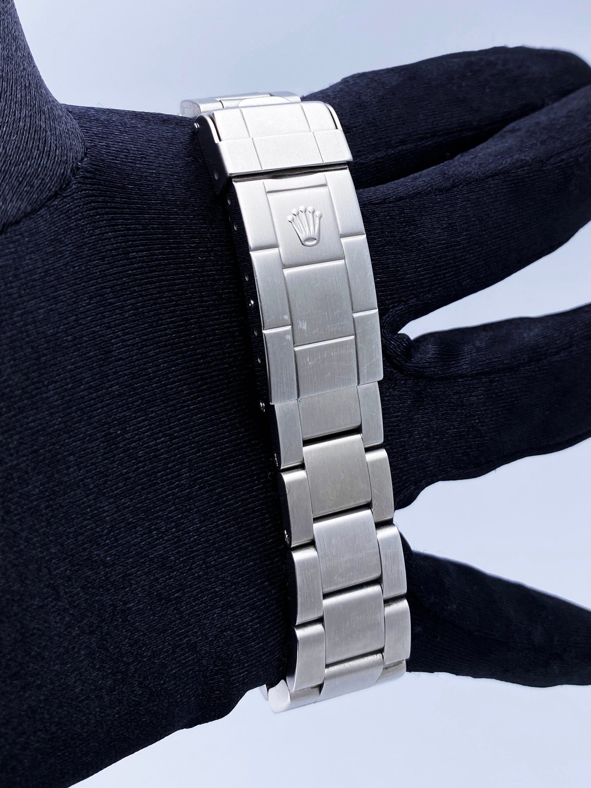 Rolex Submariner Date 16610 Mens Watch Box Papers