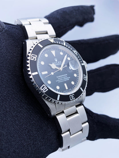 Rolex Submariner Date 16610 Mens Watch Box Papers