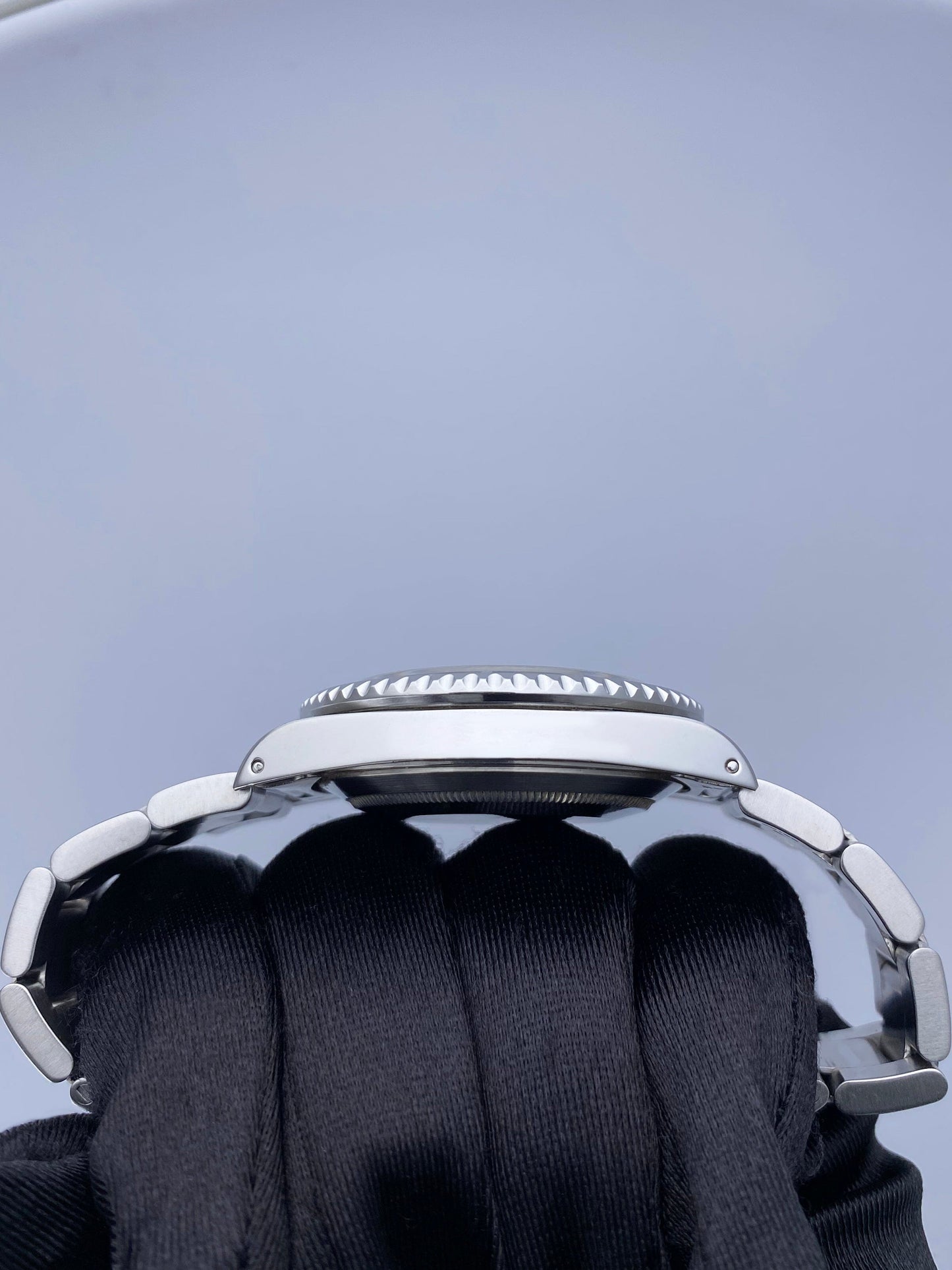 Rolex Submariner Date 16610 Mens Watch Box Papers