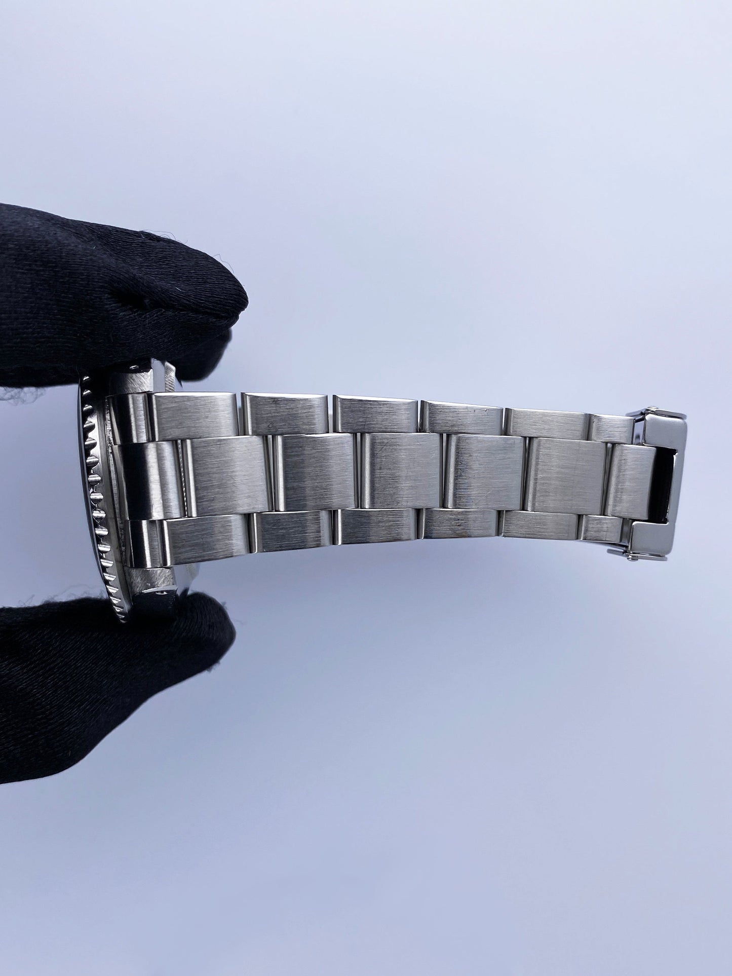 Rolex Submariner Date 16610 Mens Watch Box Papers