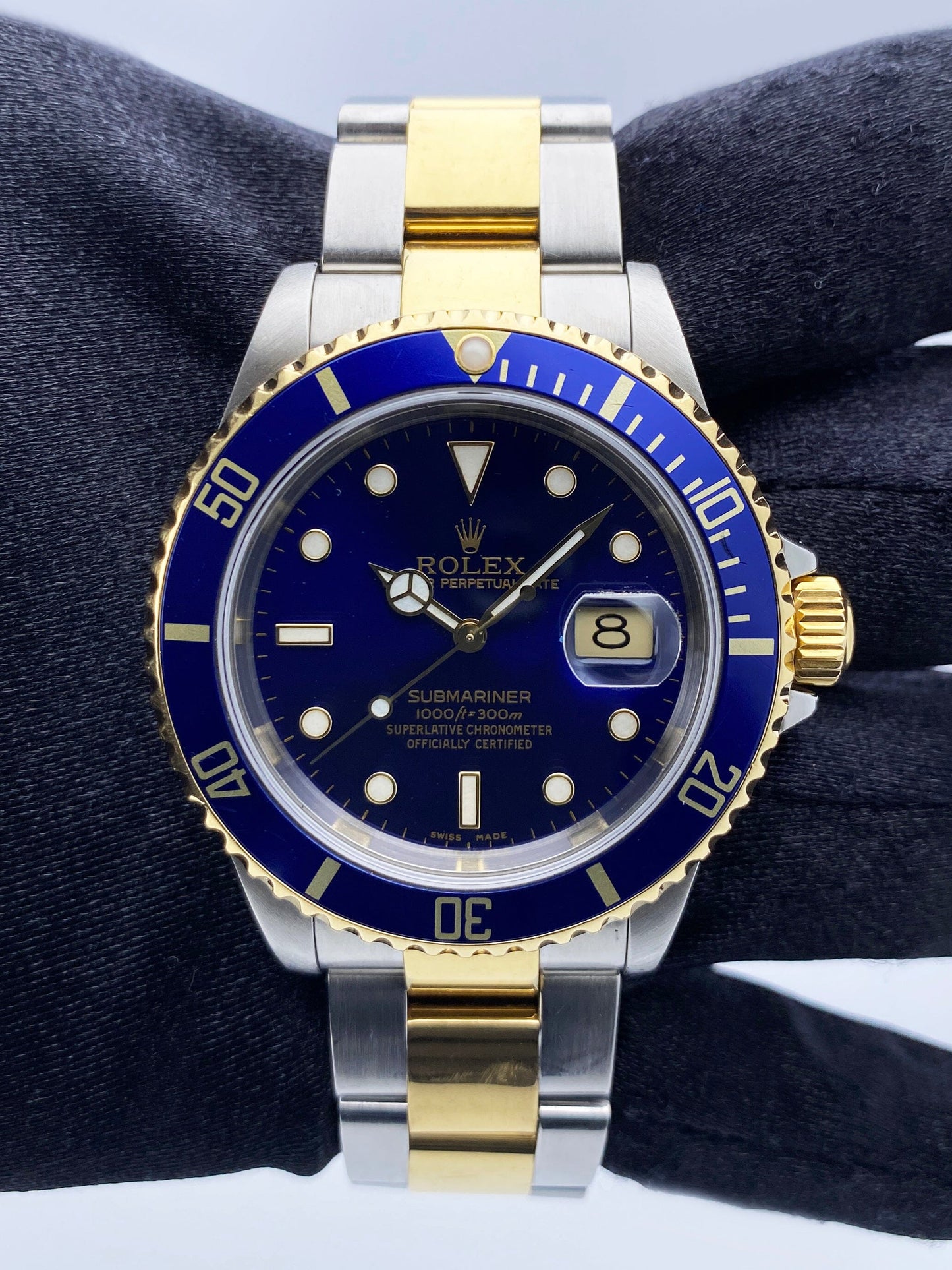 Rolex Submariner Date 16613 Blue Dial Mens Watch Box Papers