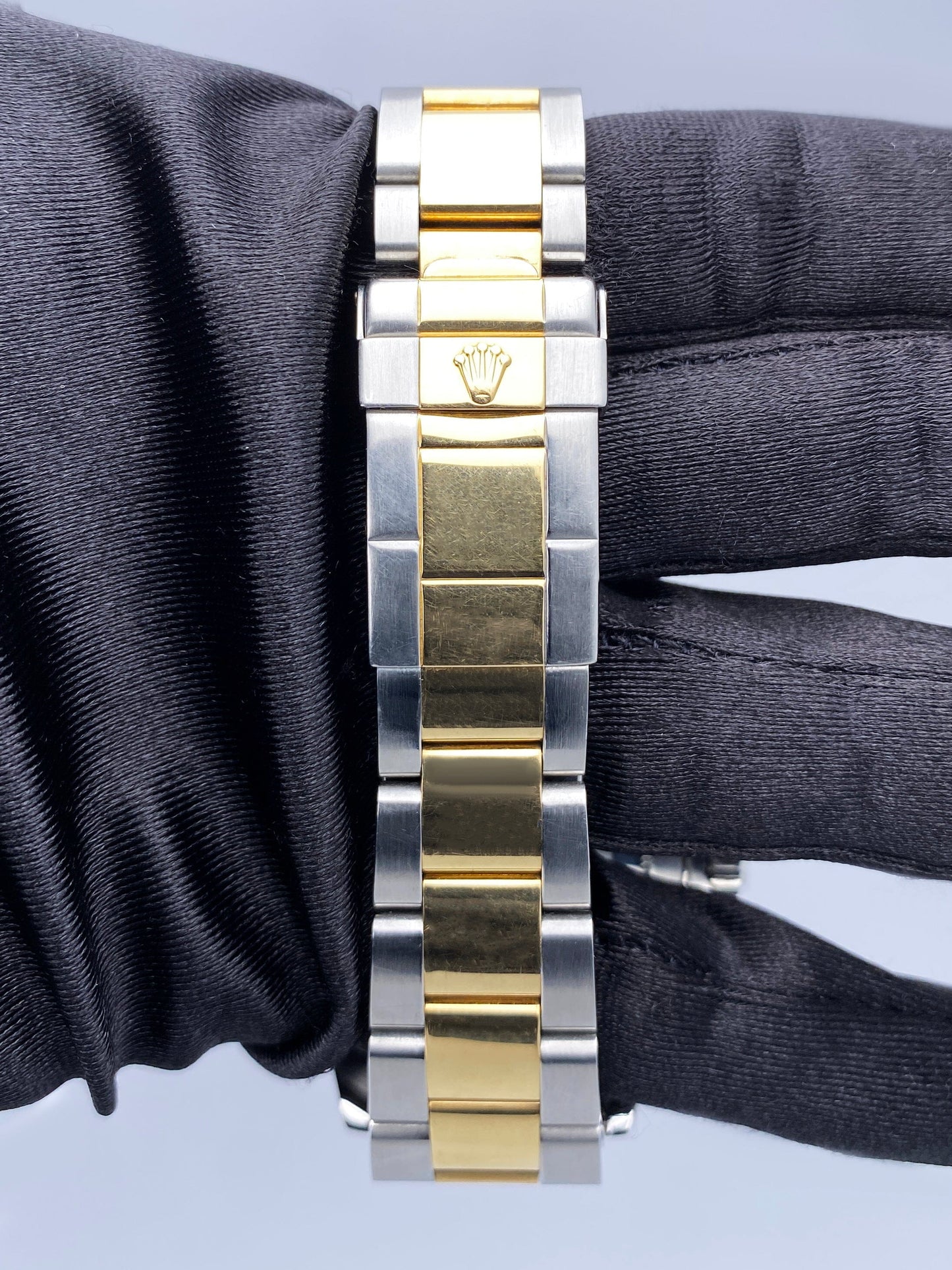 Rolex Yacht-Master 40 16623 White Dial Two-Tone Mens Watch Box Papers