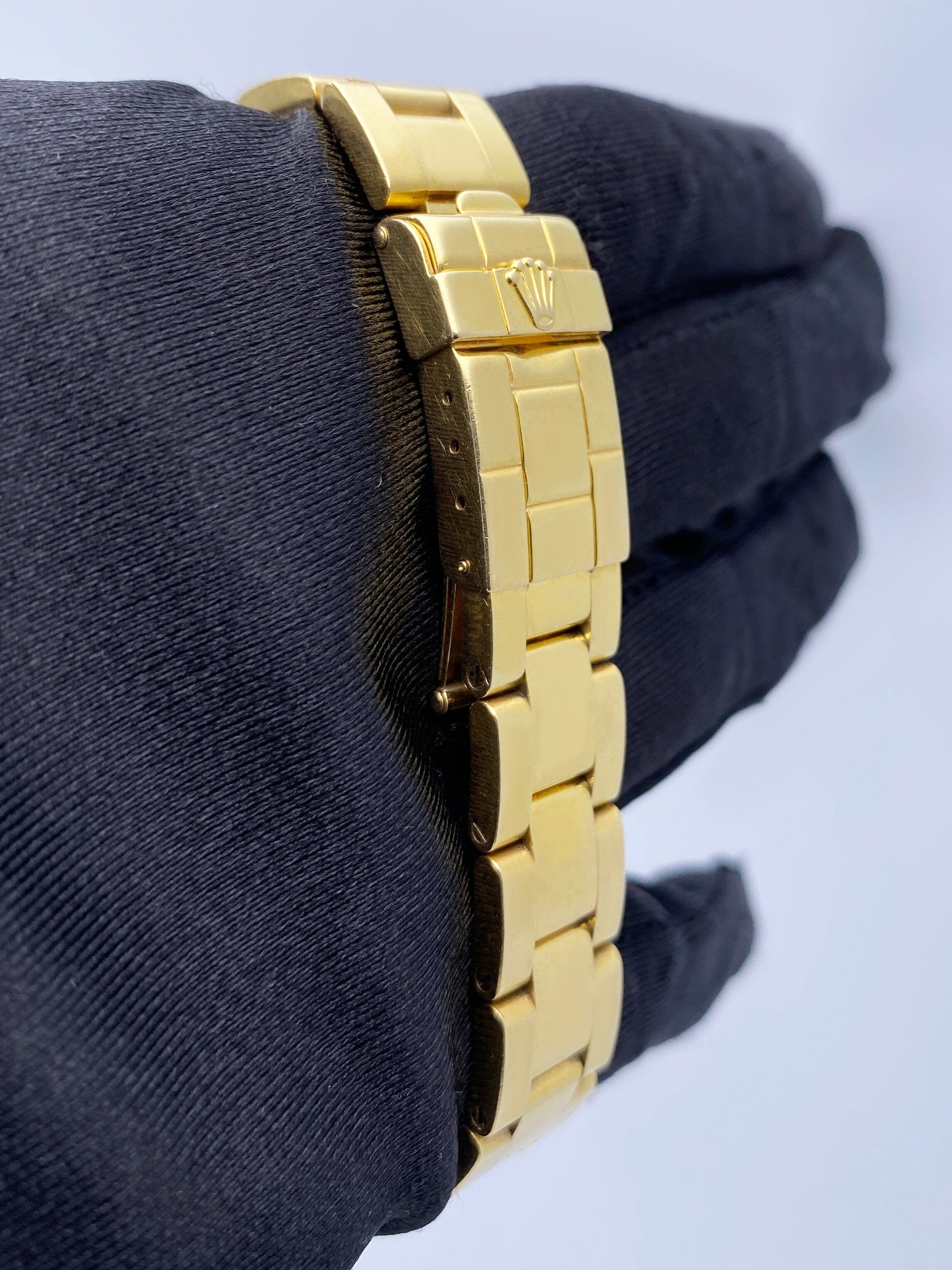 Rolex Yacht Master 69628 MOP Ruby Dial 18K Yellow Gold Watch Box Papers