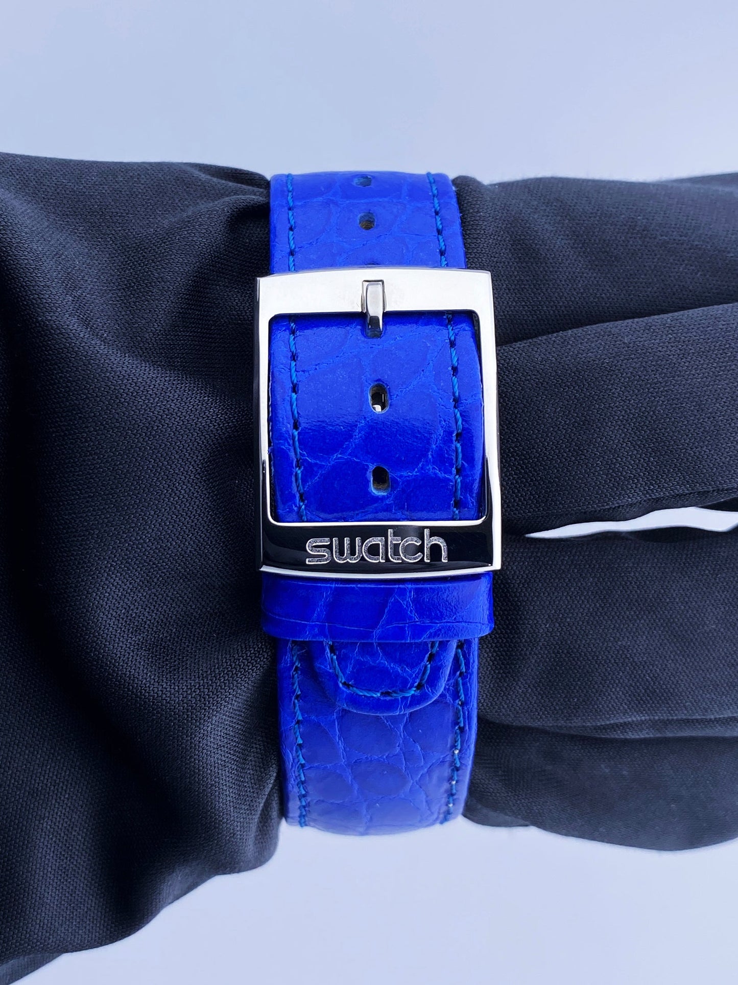 Swatch Tresor Magique SAZ101 Platinum Mens Watch Box Papers - Wristwatch