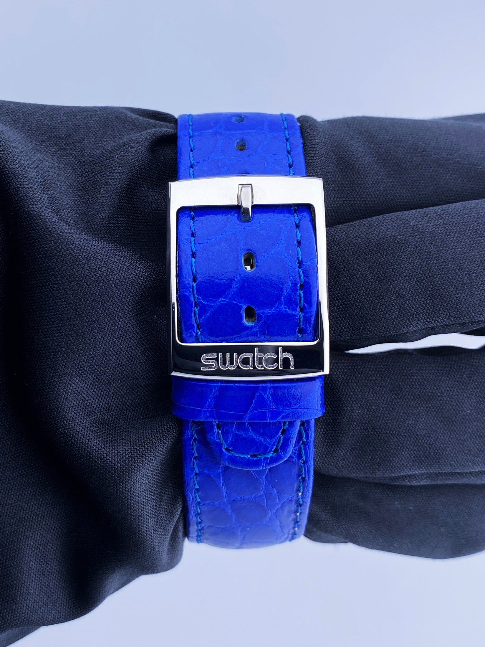 Swatch Tresor Magique SAZ101 Platinum Mens Watch Box Papers - Wristwatch
