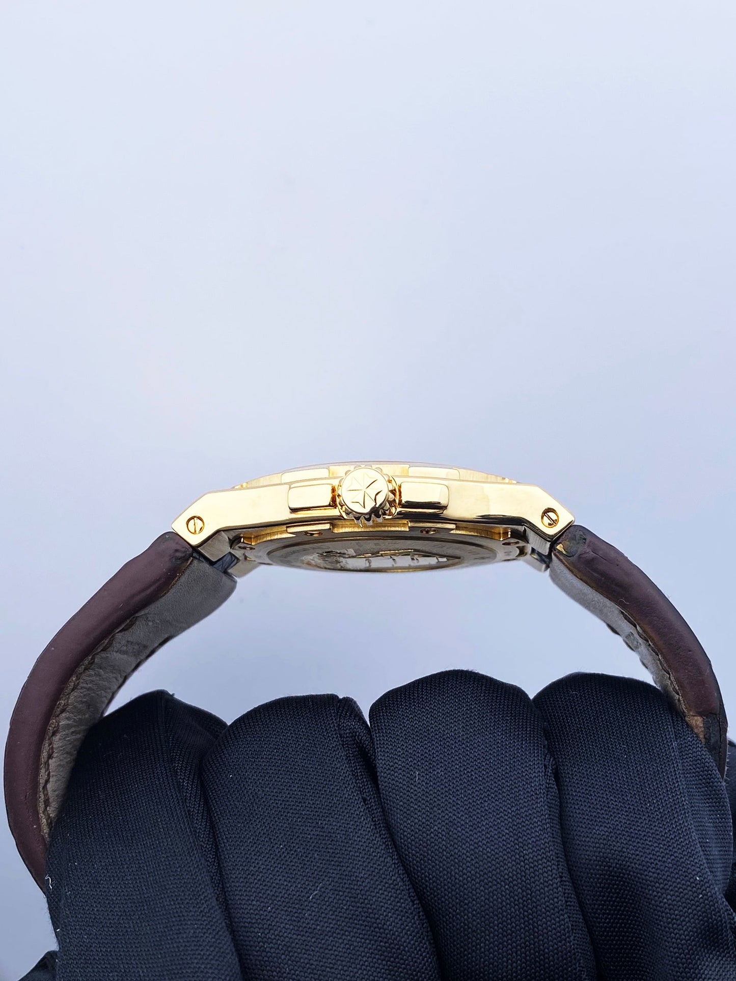 Vacheron Constantin Overseas 18K Yellow Gold Mens Watch - Wristwatch