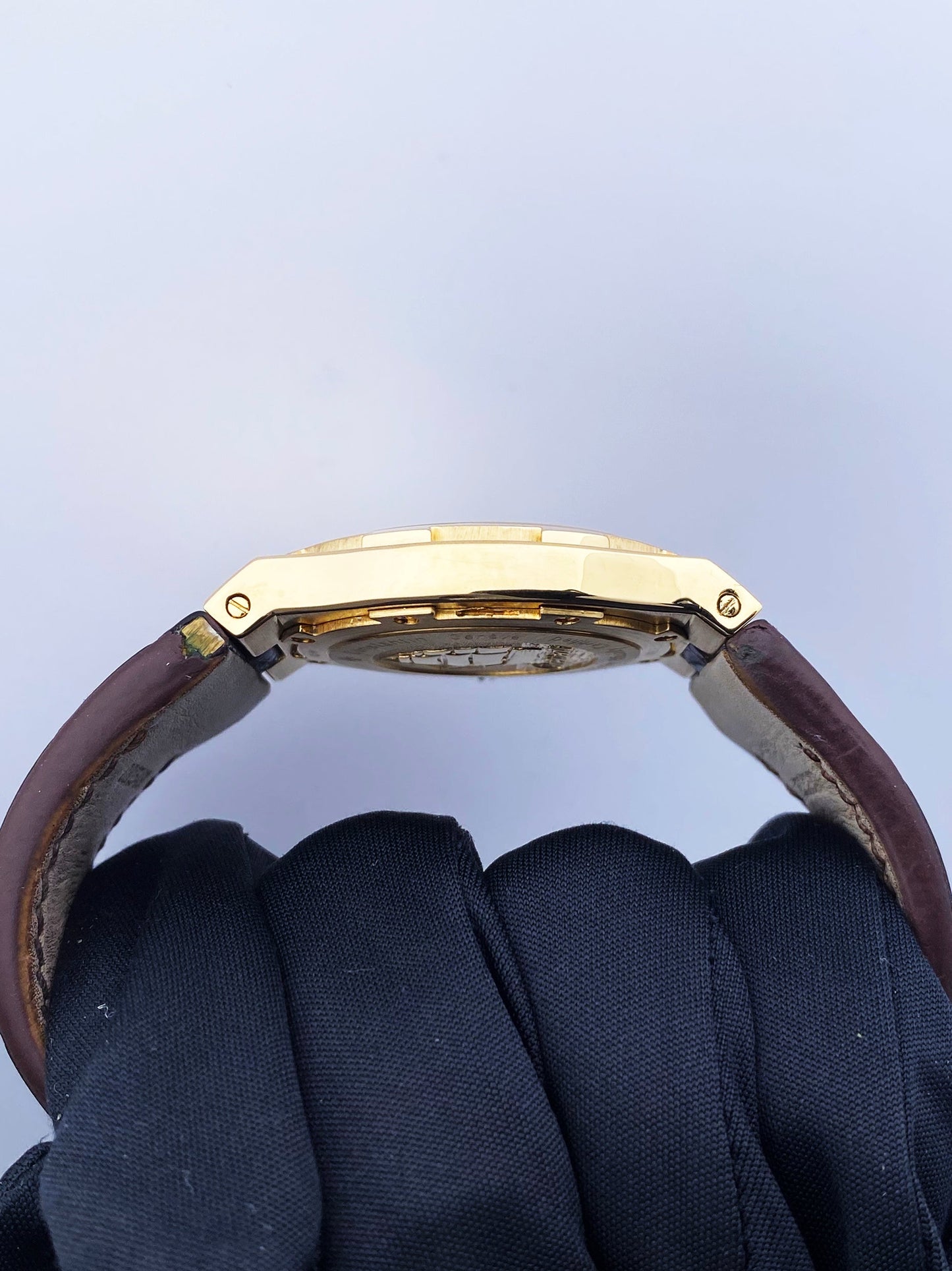 Vacheron Constantin Overseas 18K Yellow Gold Mens Watch - Wristwatch