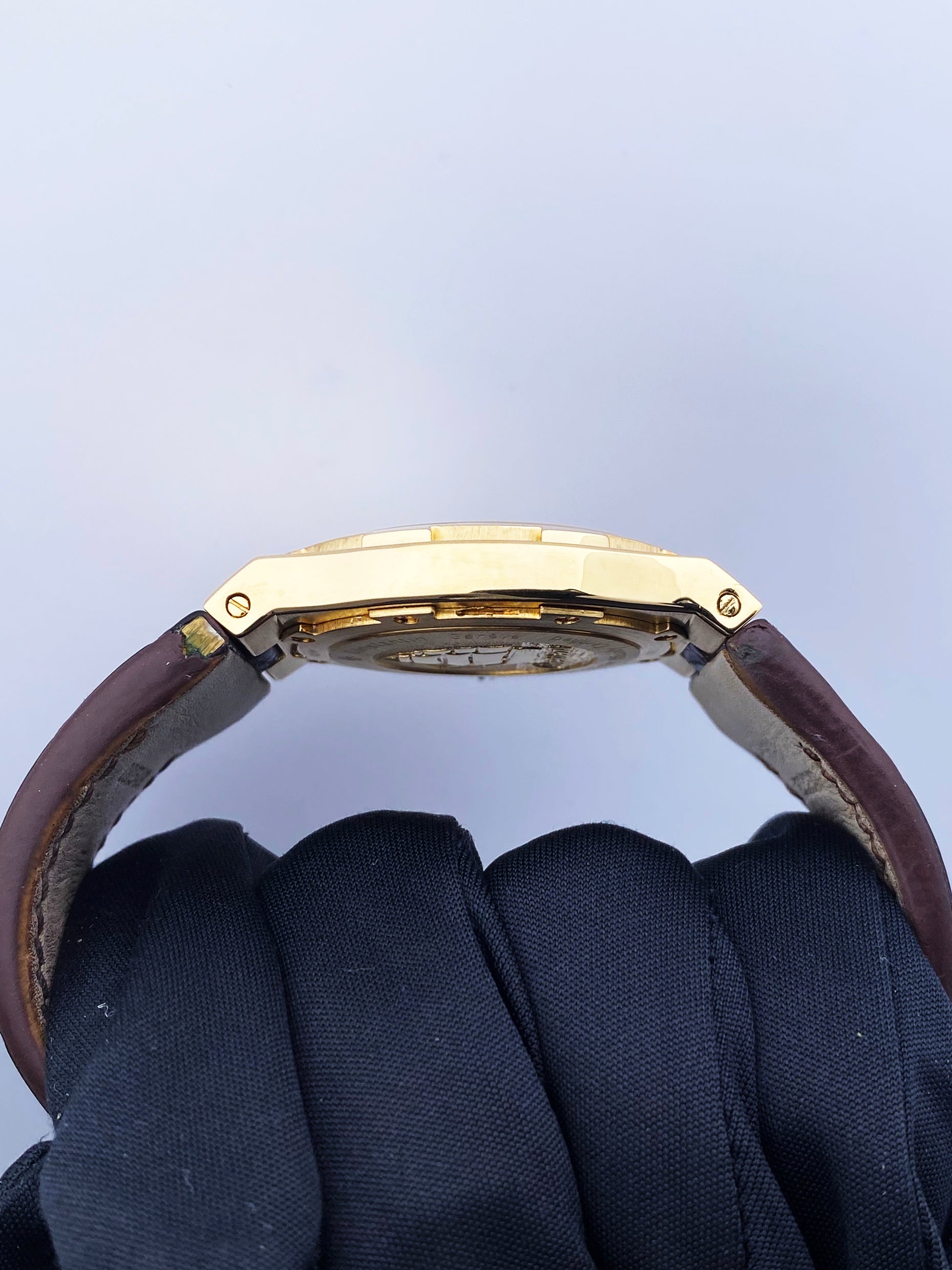Vacheron Constantin Overseas 18K Yellow Gold Mens Watch - Wristwatch