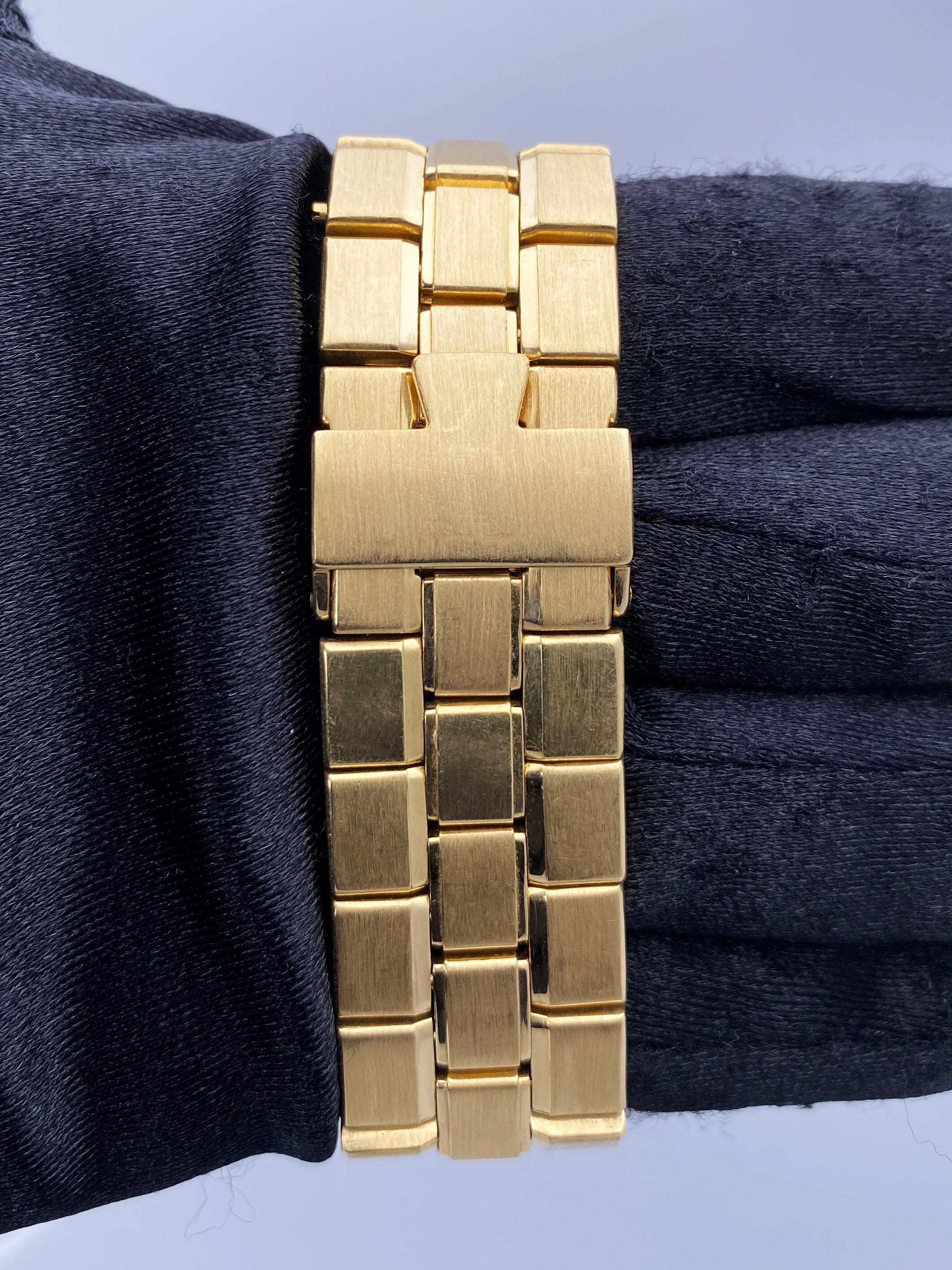 【新品】ボウリングマン　ゴールド Vacheron Constantin Overseas 42040 Blue Dial Yellow Gold – Phigora