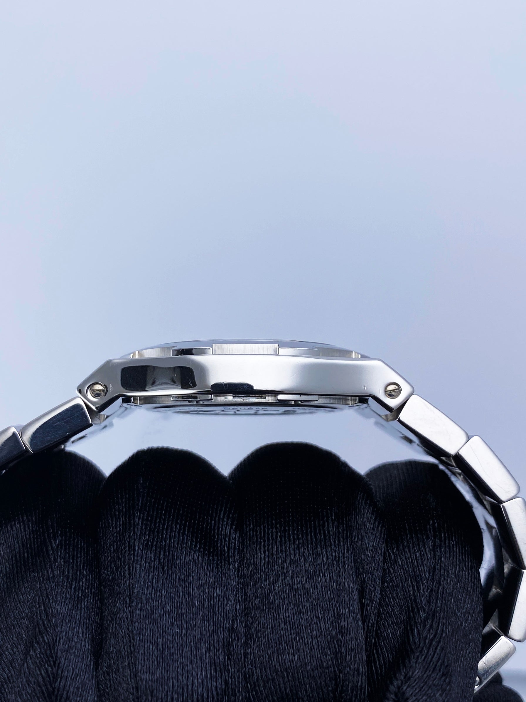 Vacheron Constantin Overseas 42050 Black Dial Stainless Steel Mens Watch