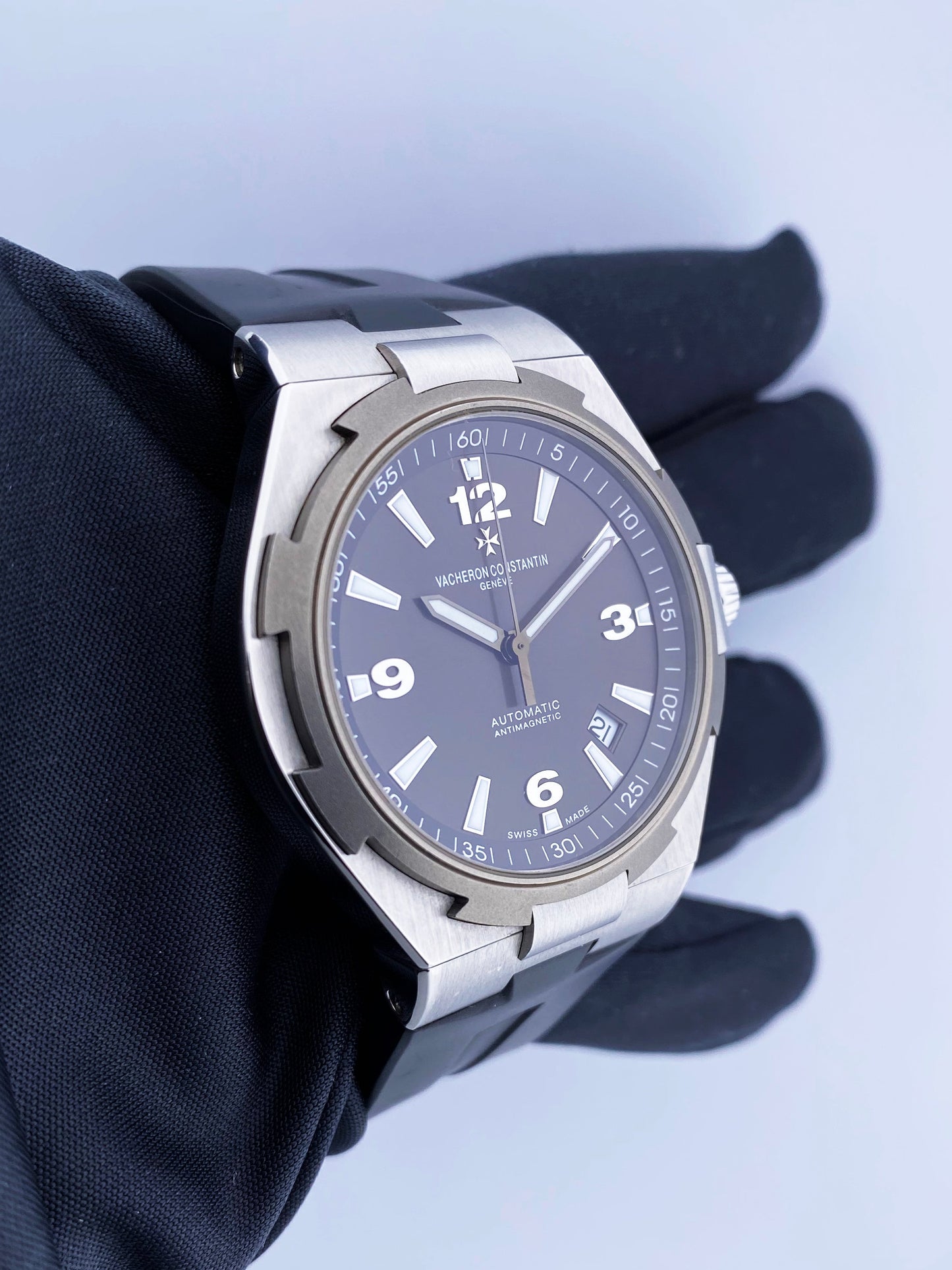 Vacheron Constantin Overseas 47040 Grey Dial Mens Watch Papers - Wristwatch