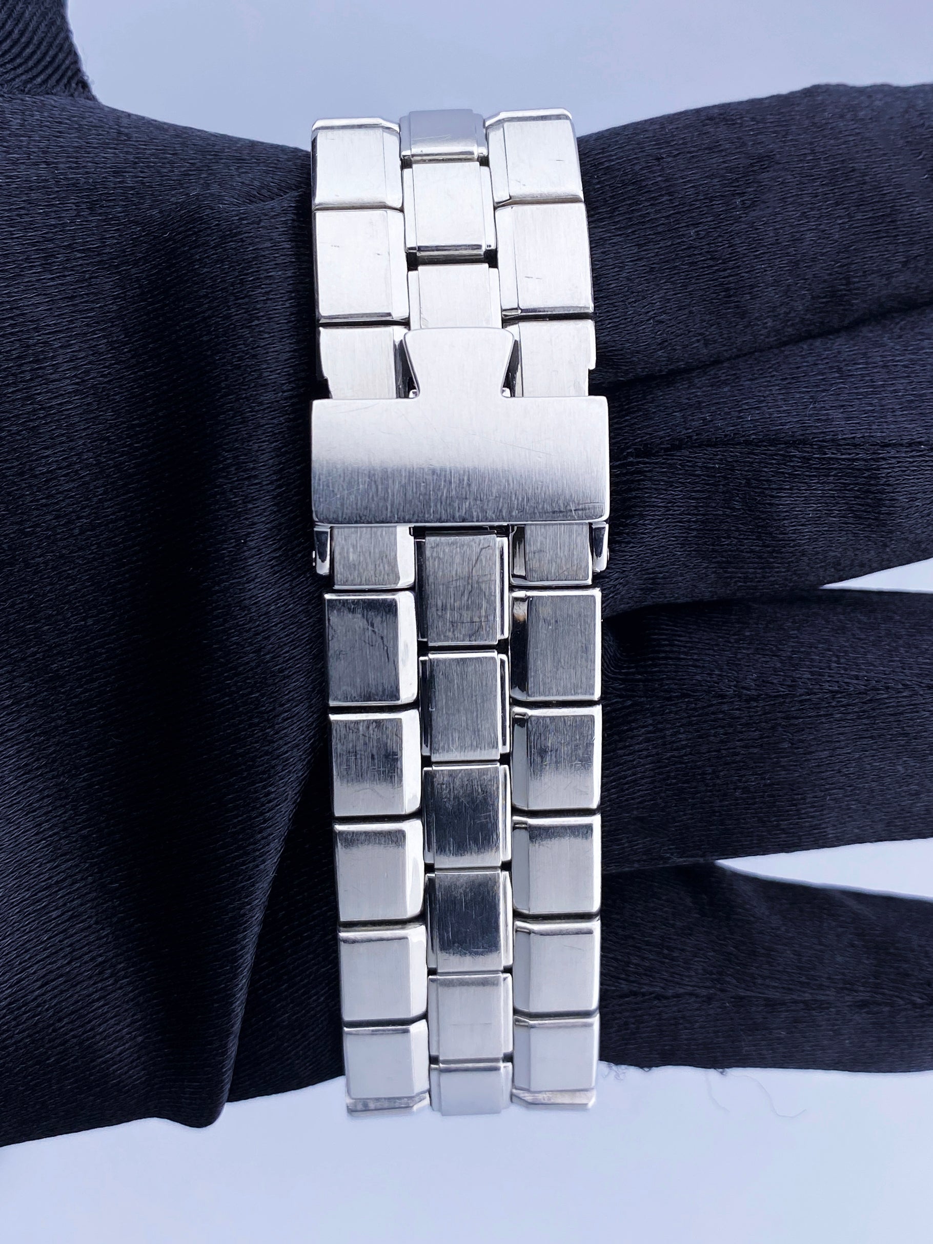 Vacheron Constantin Overseas 49140 Black Dial Mens Watch - Wristwatch