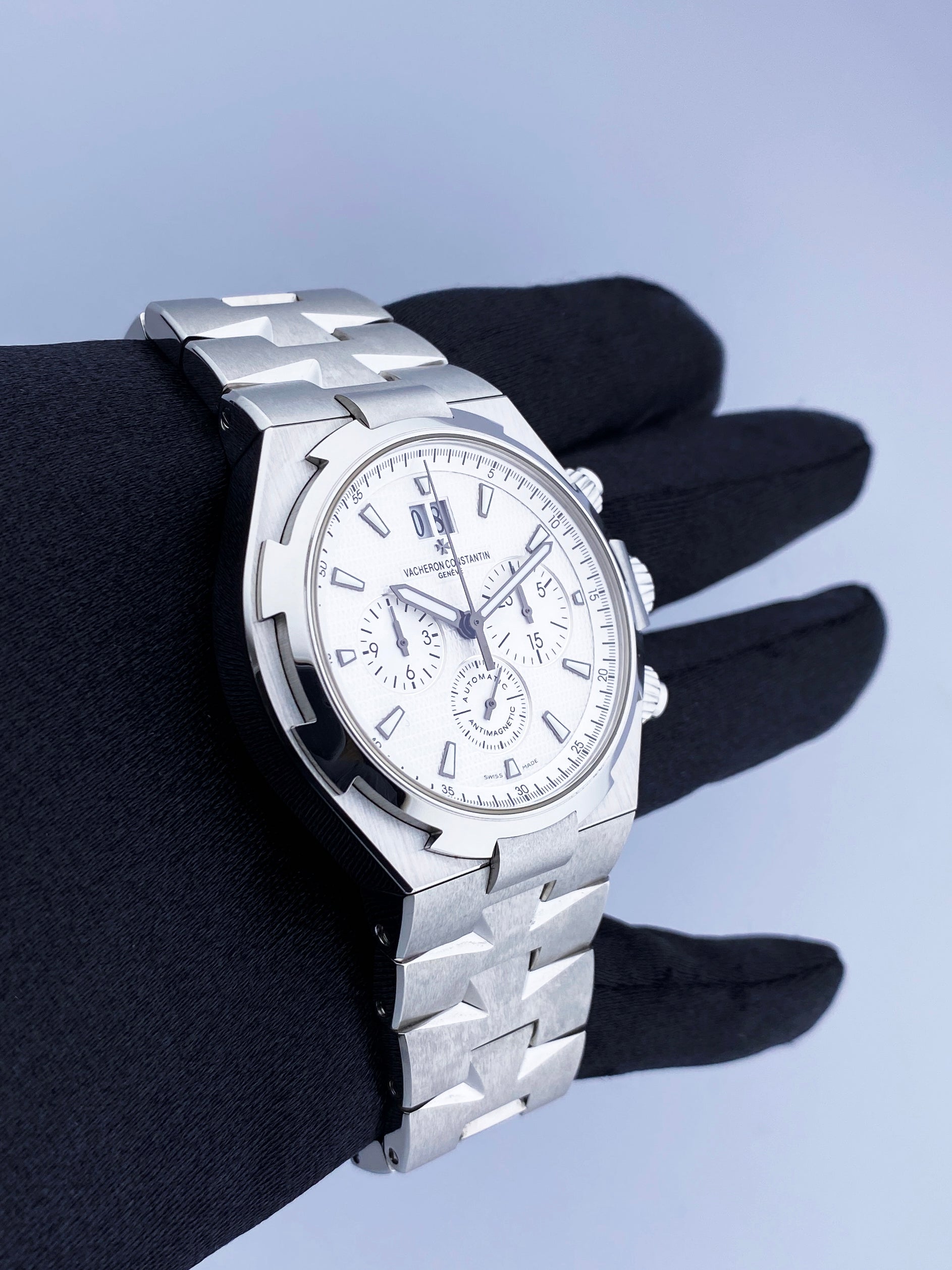 Vacheron Constantin Overseas 49150 White Dial Mens Watch With Papers - Wristwatch