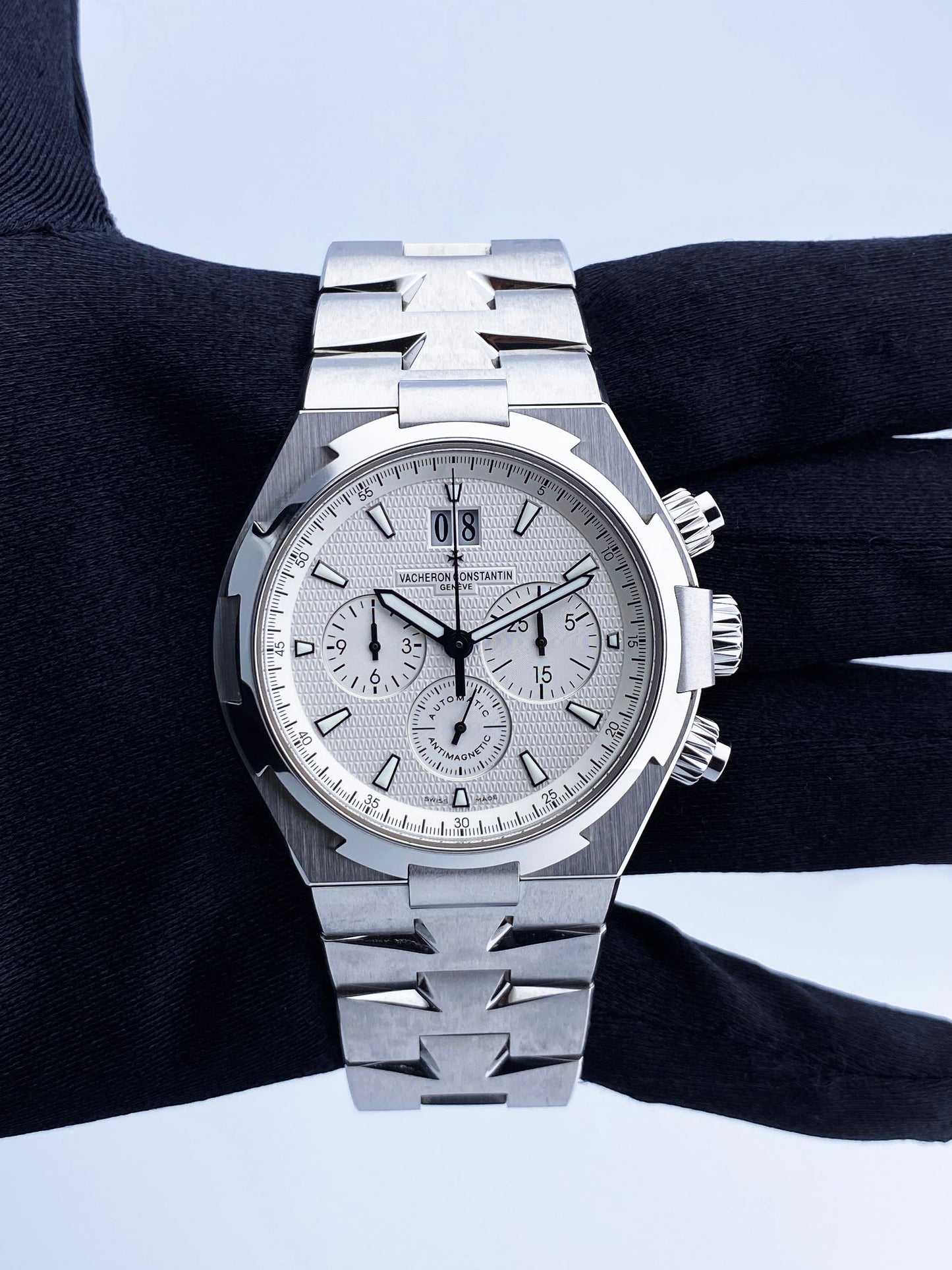 Vacheron Constantin Overseas 49150 White Dial Mens Watch With Papers - Wristwatch